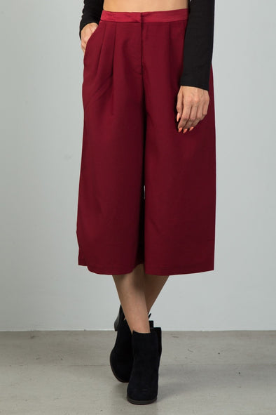 Ladies fashion burgundy pleat detail wide leg culottes - MonayyLuxx
