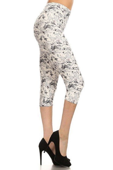 Cat Print, High Waisted Capri Leggings In A Fitted Style With An Elastic Waistband